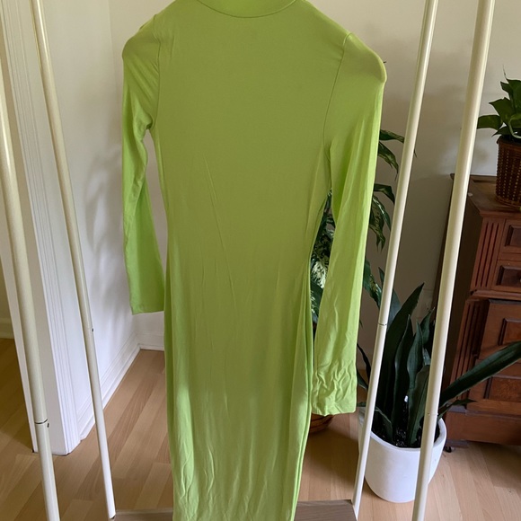 Dress - Picture 4 of 4